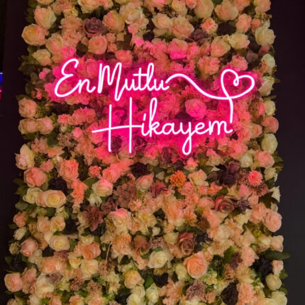 “EN MUTLU HİKAYEM” Yazılı Neon Tabela - Pembe / Tek Ebat
